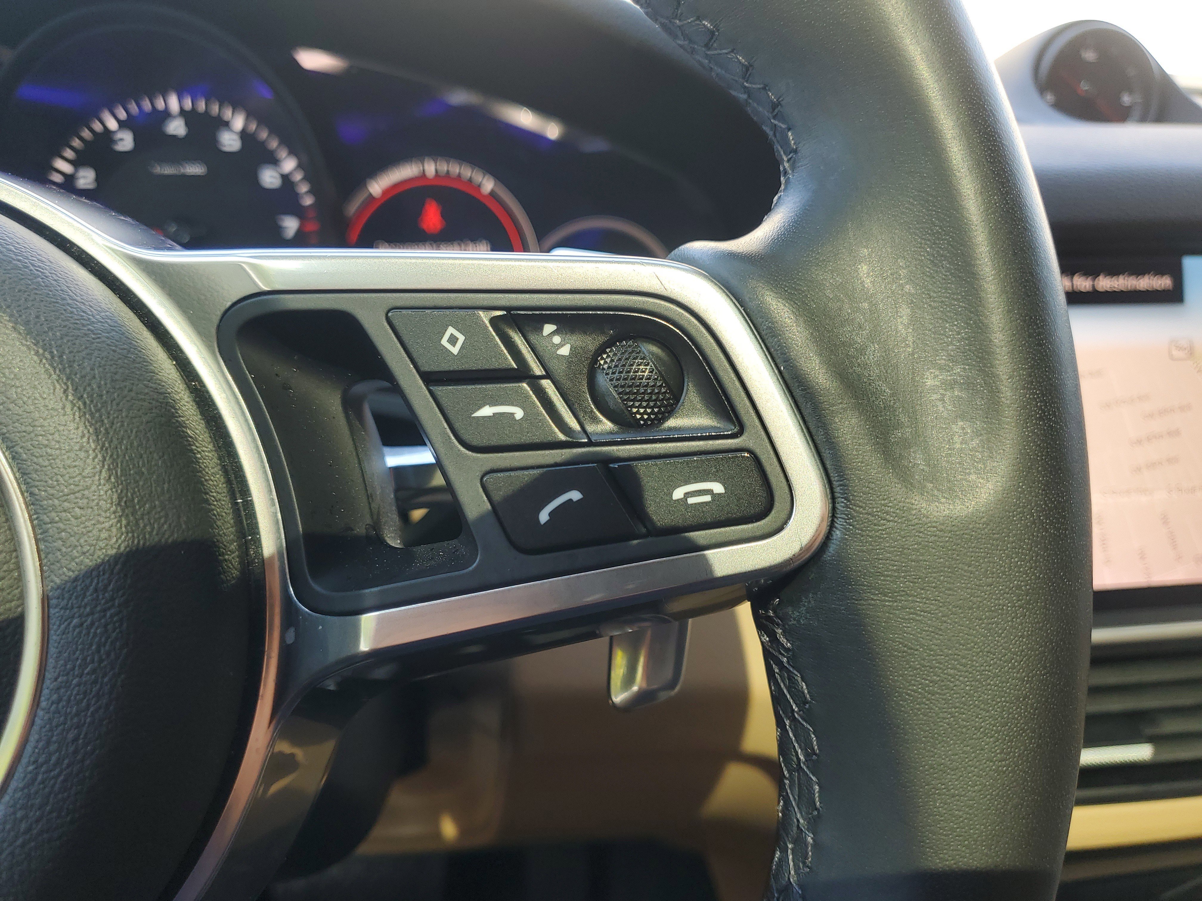 Used 2023 Porsche Cayenne AWD/4WD image 23