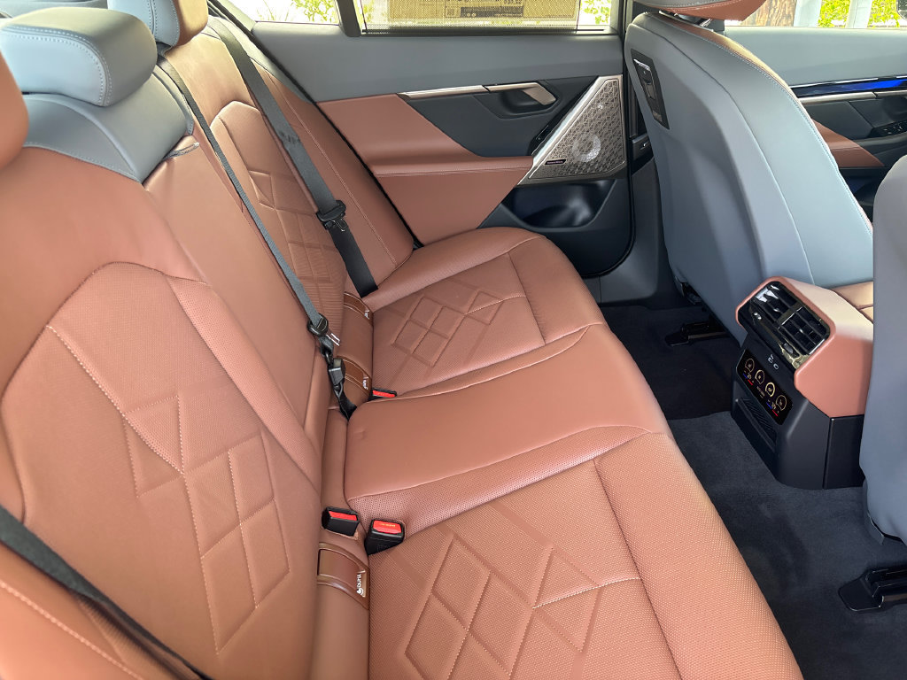 New 2026 BMW 530i w/ Executive Package RWD image 14