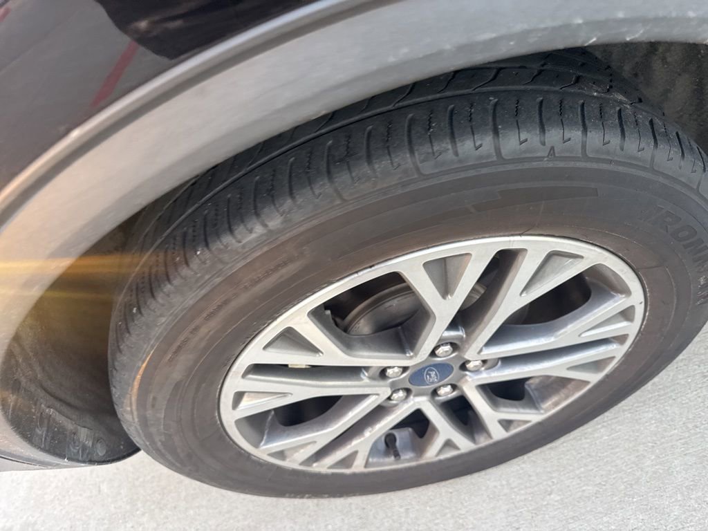 Used 2021 Ford Escape SEL w/ Technology Package image 6