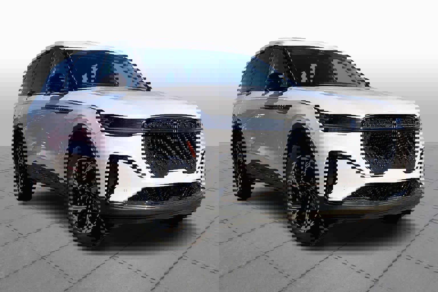 New 2026 Lincoln Nautilus Premier w/ Equipment Group 102A image 2