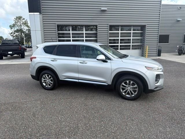 Used 2020 Hyundai Santa Fe SE FWD image 2