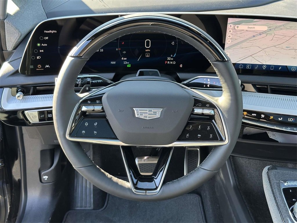 New 2025 Cadillac Optiq Luxury 2 image 19