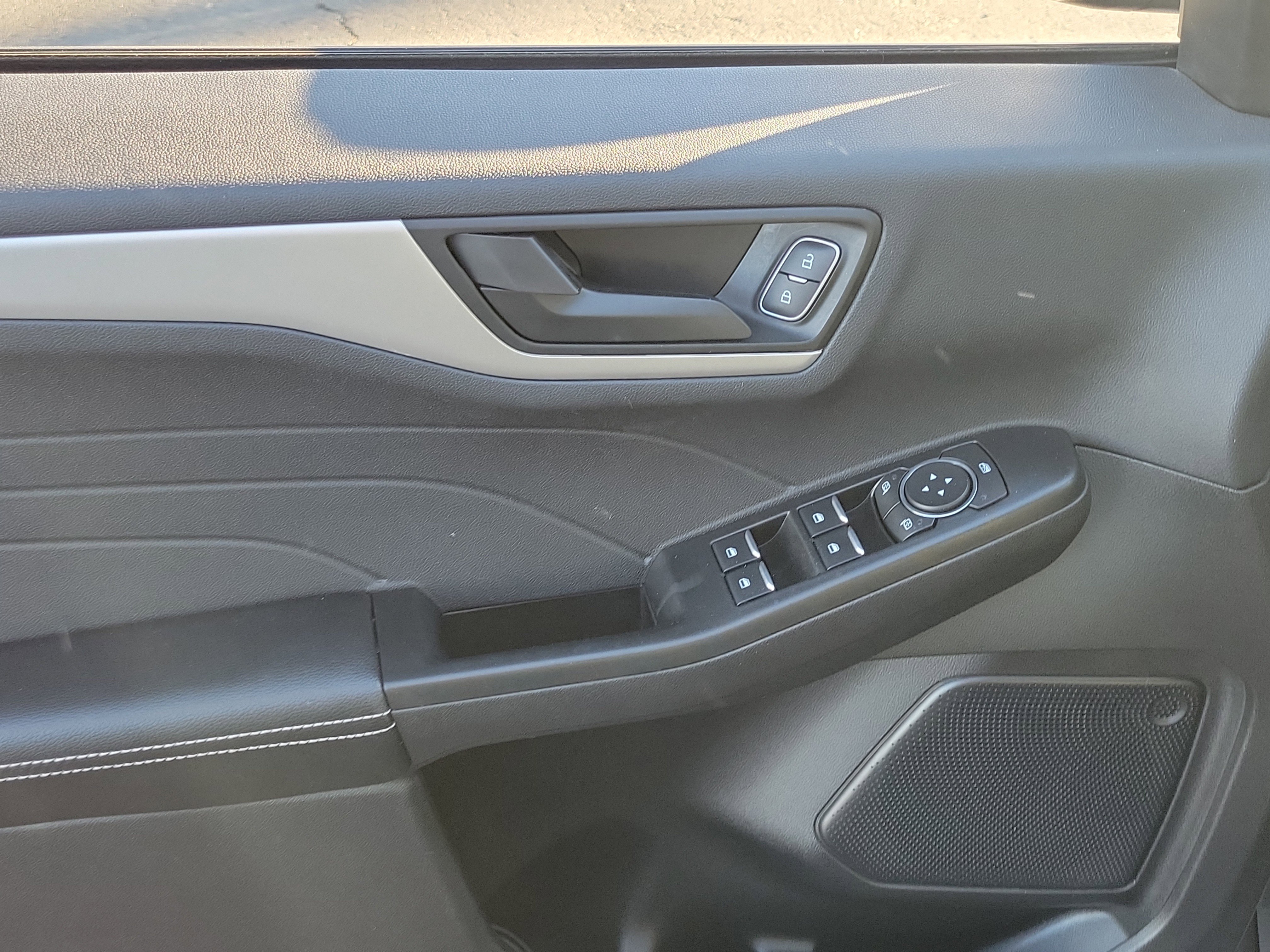 Certified 2022 Ford Escape SE image 9