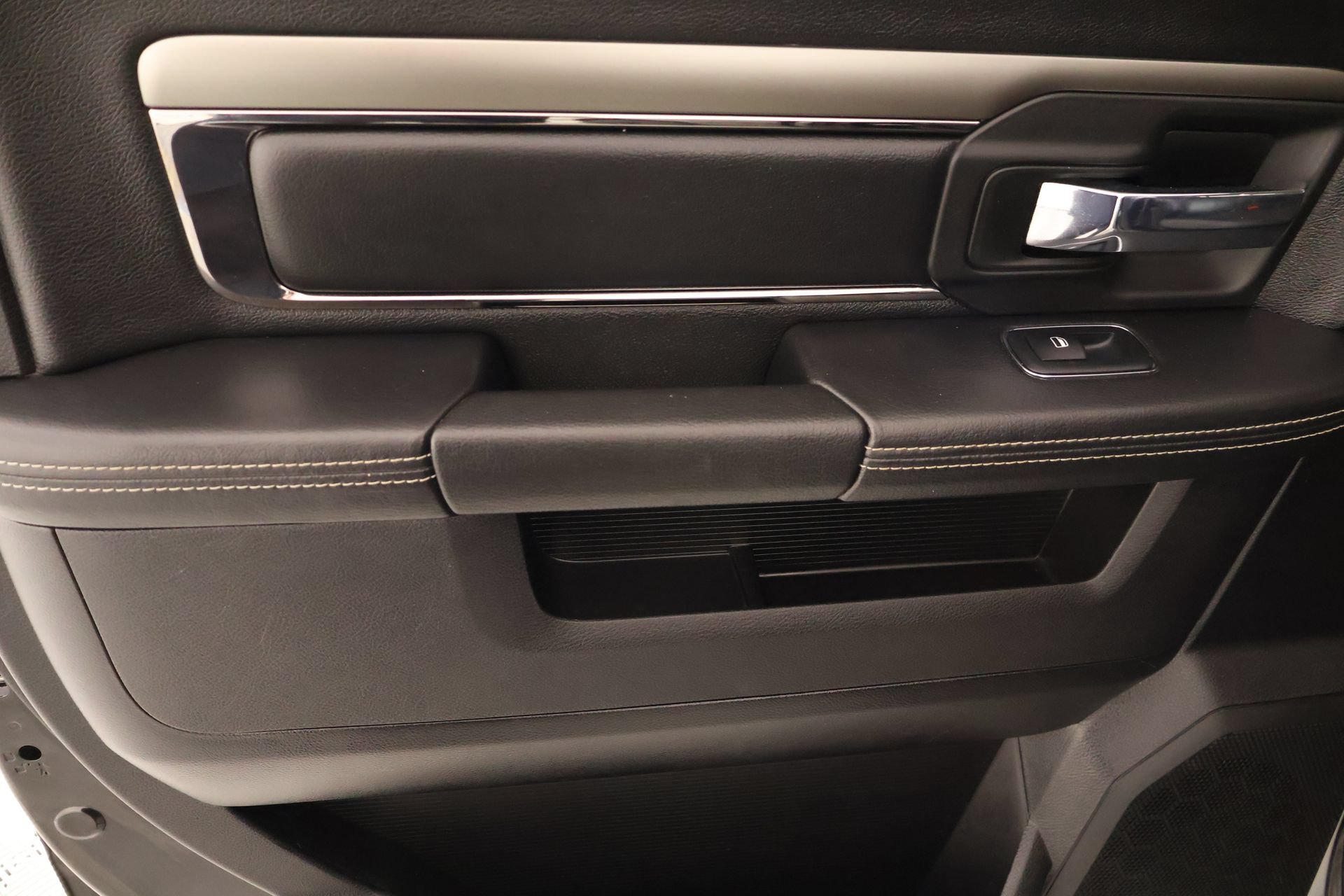 Used 2018 RAM 1500 Sport w/ Convenience Group AWD/4WD image 18