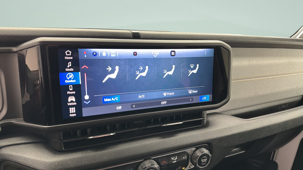 Used 2024 Jeep Wrangler Sport AWD/4WD image 17