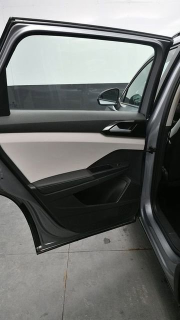 Used 2025 Volkswagen Taos S AWD/4WD image 15
