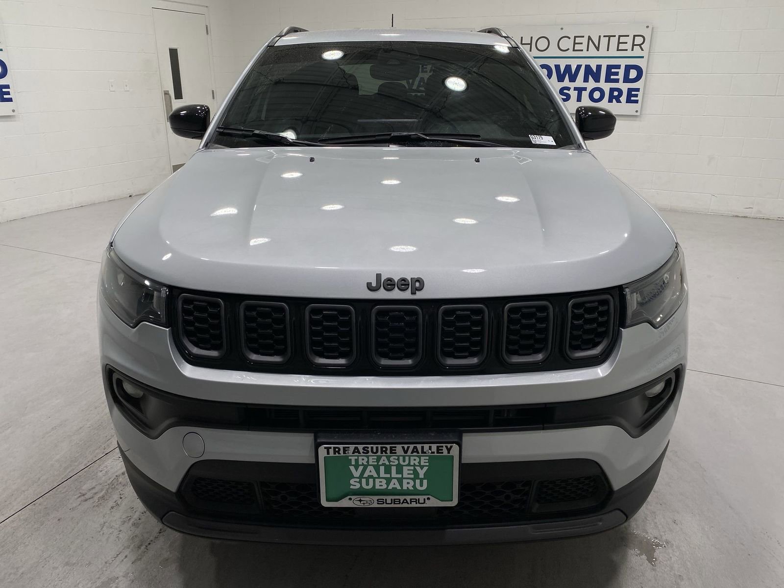 Used 2025 Jeep Compass Latitude w/ Altitude Special Edition image 3