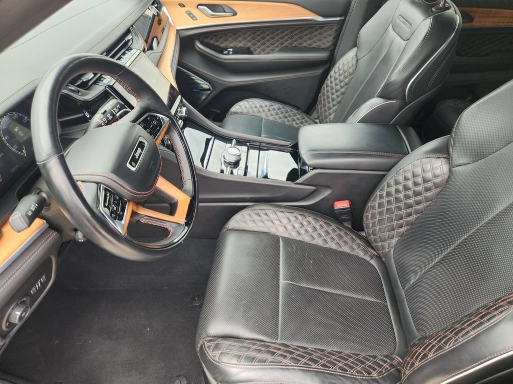 Used 2023 Jeep Grand Cherokee Summit AWD/4WD image 16