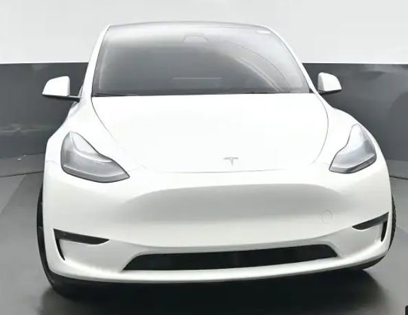 Used 2022 Tesla Model Y Long Range AWD/4WD image 2