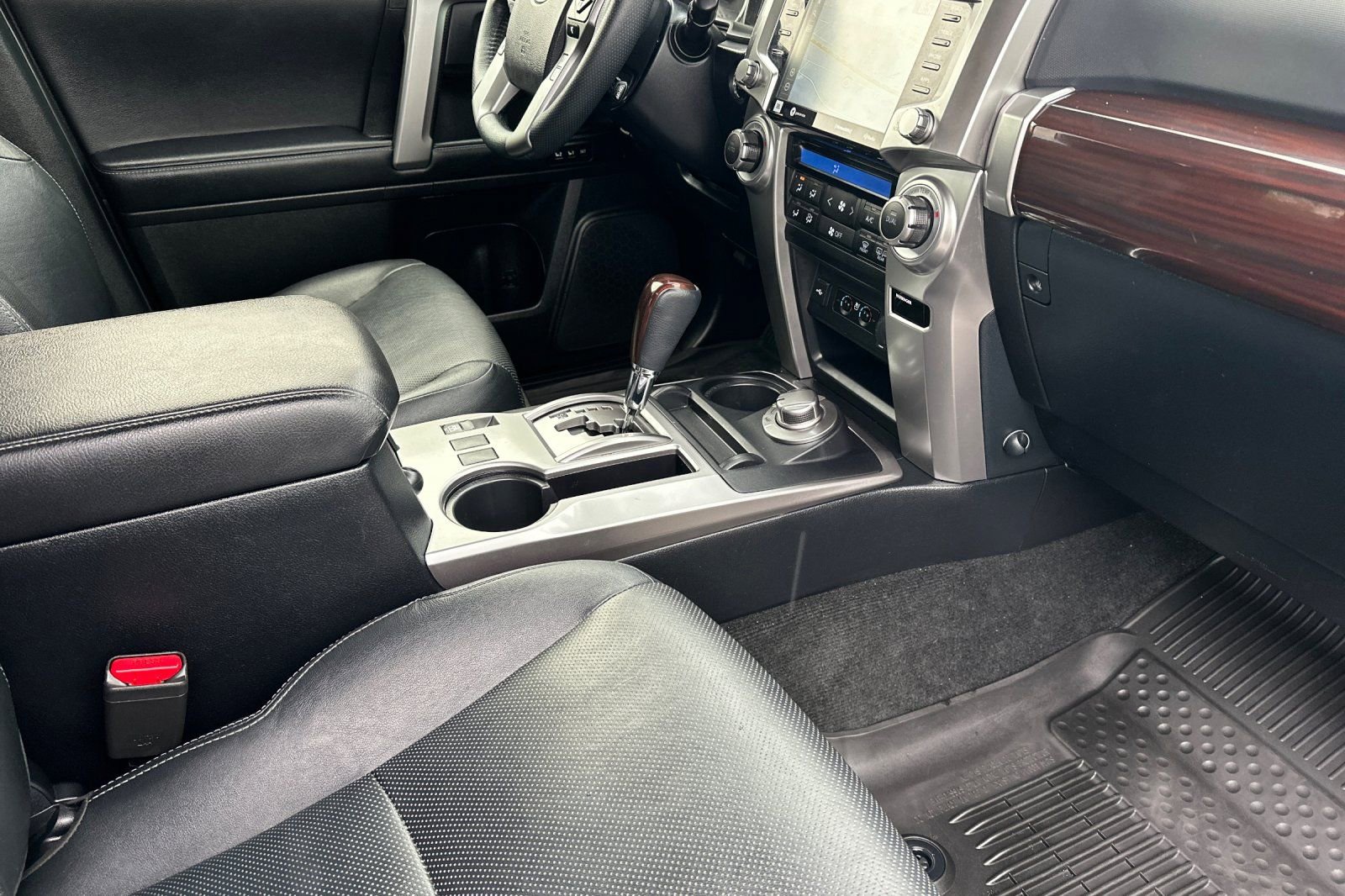 Used 2022 Toyota 4Runner Limited AWD/4WD image 19