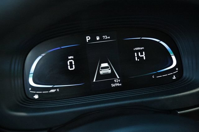 Certified 2025 Hyundai Venue SEL FWD image 42