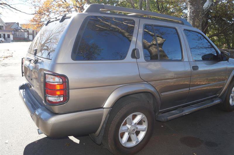 Used 2003 Nissan Pathfinder SE image 10