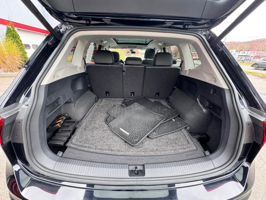 Used 2019 Volkswagen Tiguan SEL Premium image 18