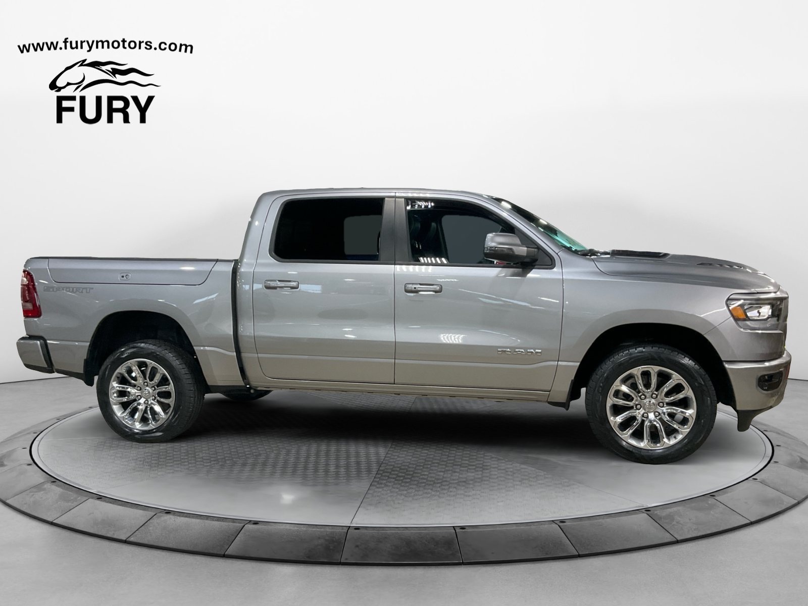 Used 2023 RAM 1500 Laramie AWD/4WD image 3