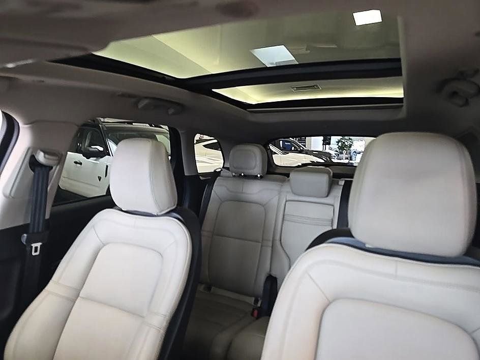 Used 2025 Lincoln Corsair AWD w/ Equipment Group 101A image 28