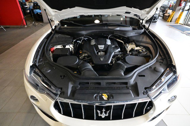 Used 2019 Maserati Levante GranLusso AWD/4WD image 49