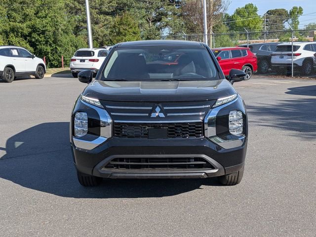 New 2026 Mitsubishi Outlander ES FWD image 8