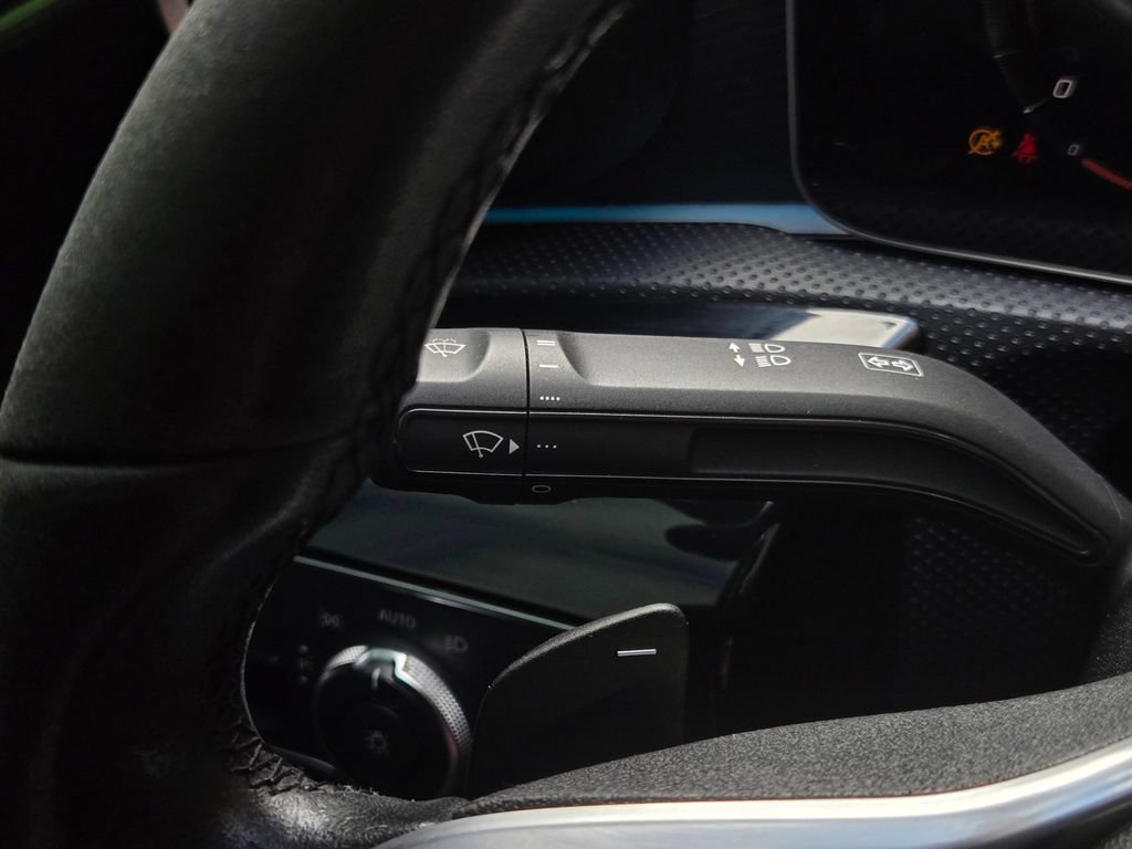Used 2020 Mercedes-Benz CLA 250 image 27