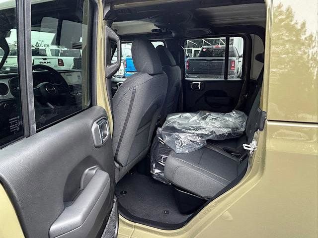 New 2025 Jeep Gladiator Sport image 6