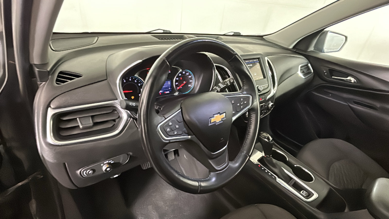Used 2019 Chevrolet Equinox LT FWD image 17