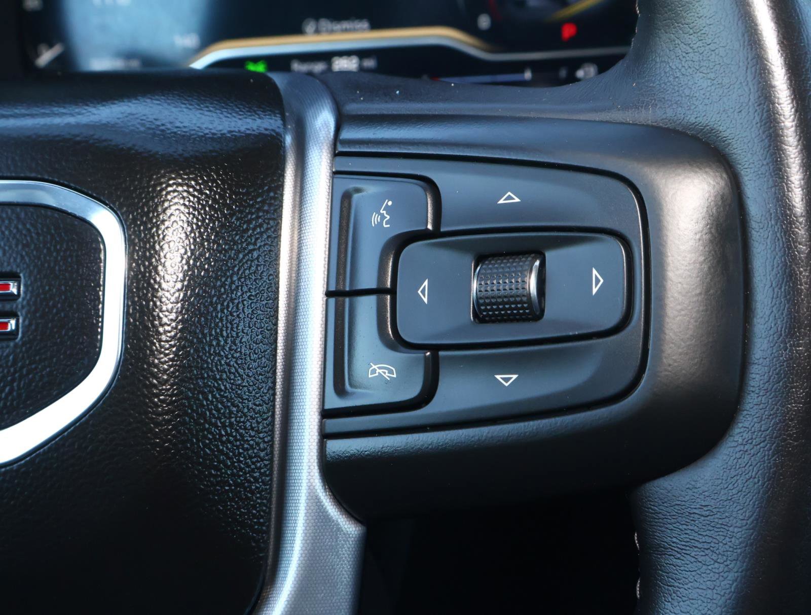 Used 2022 GMC Yukon SLT image 27