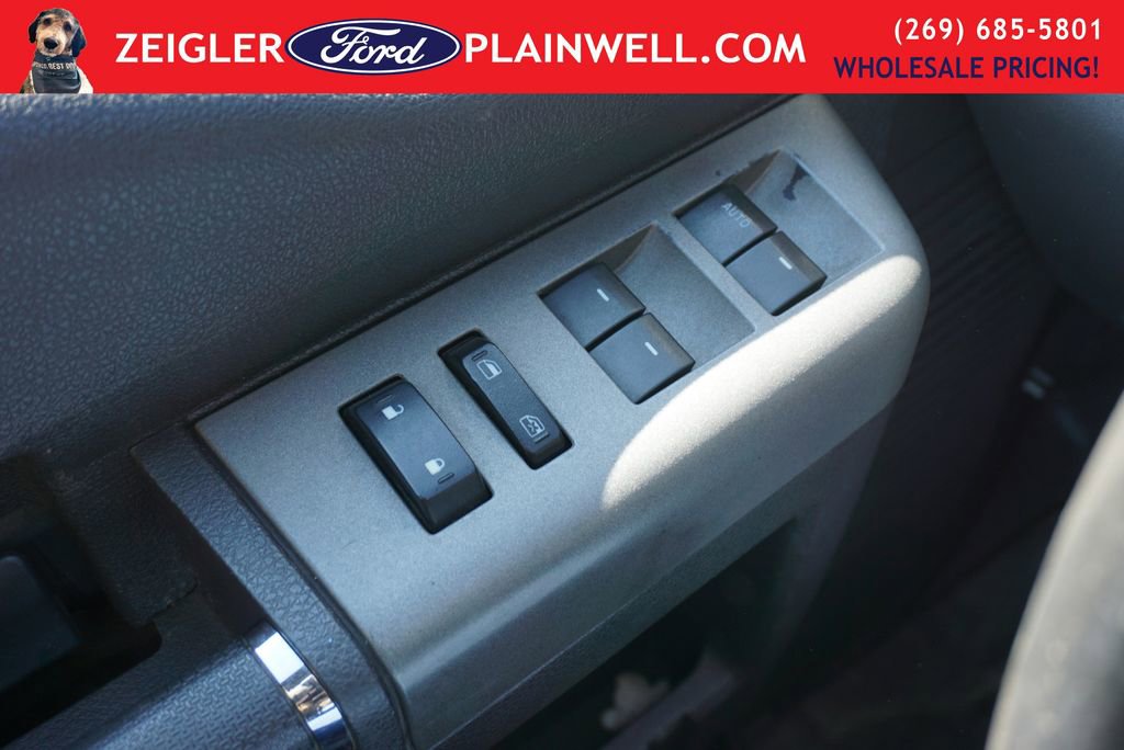 Used 2012 Ford F350 Lariat w/ Chrome Pkg image 25