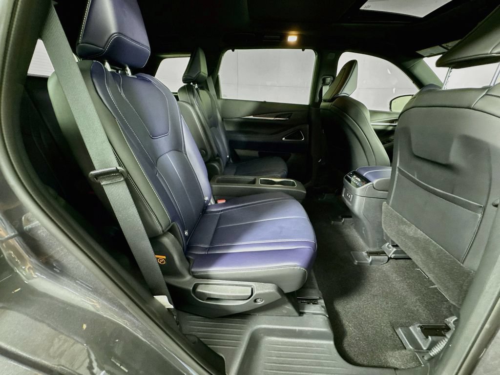 Certified 2026 INFINITI QX60 Sport w/ Dark Cargo Package AWD/4WD image 39