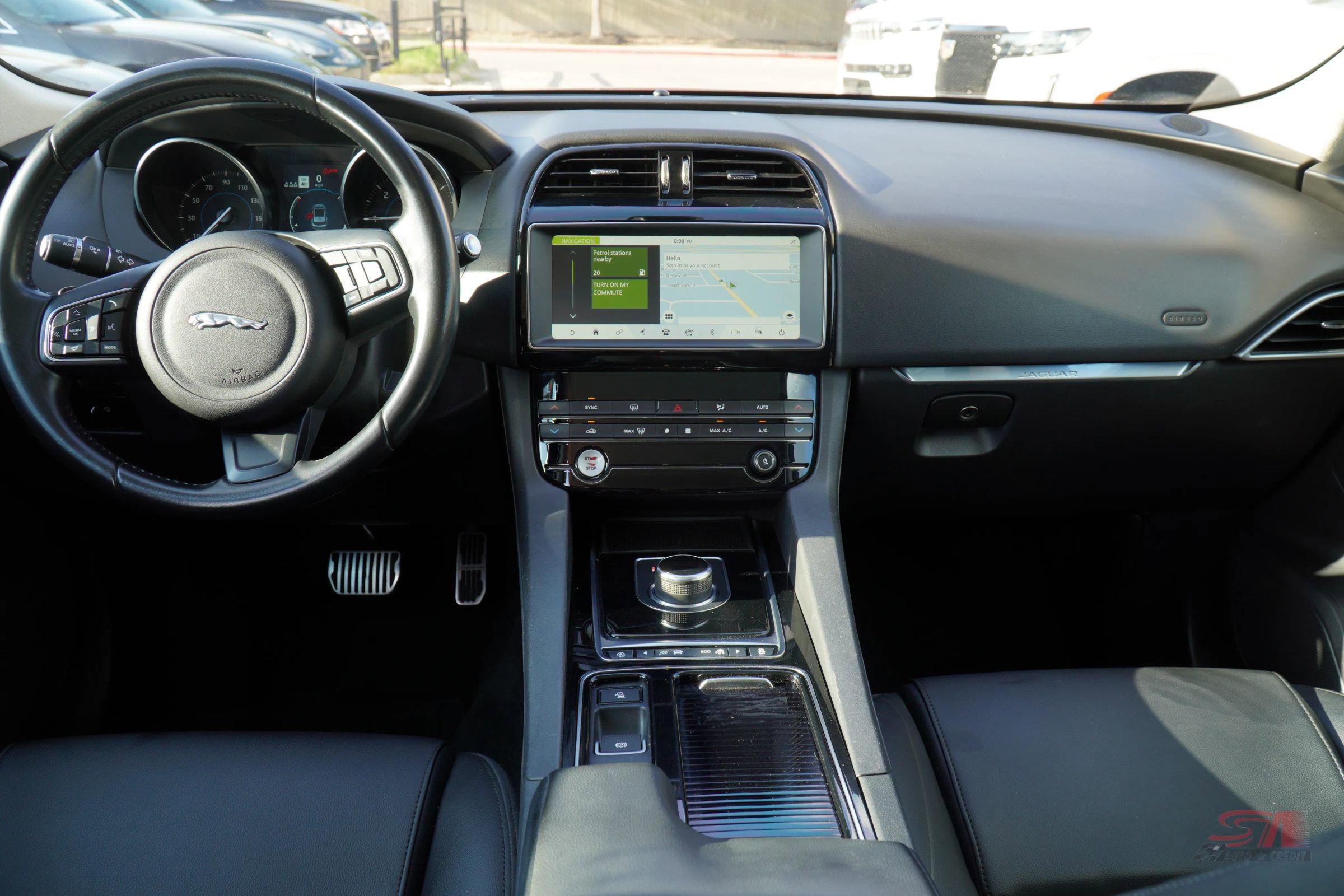 Used 2019 Jaguar F-PACE Premium image 16