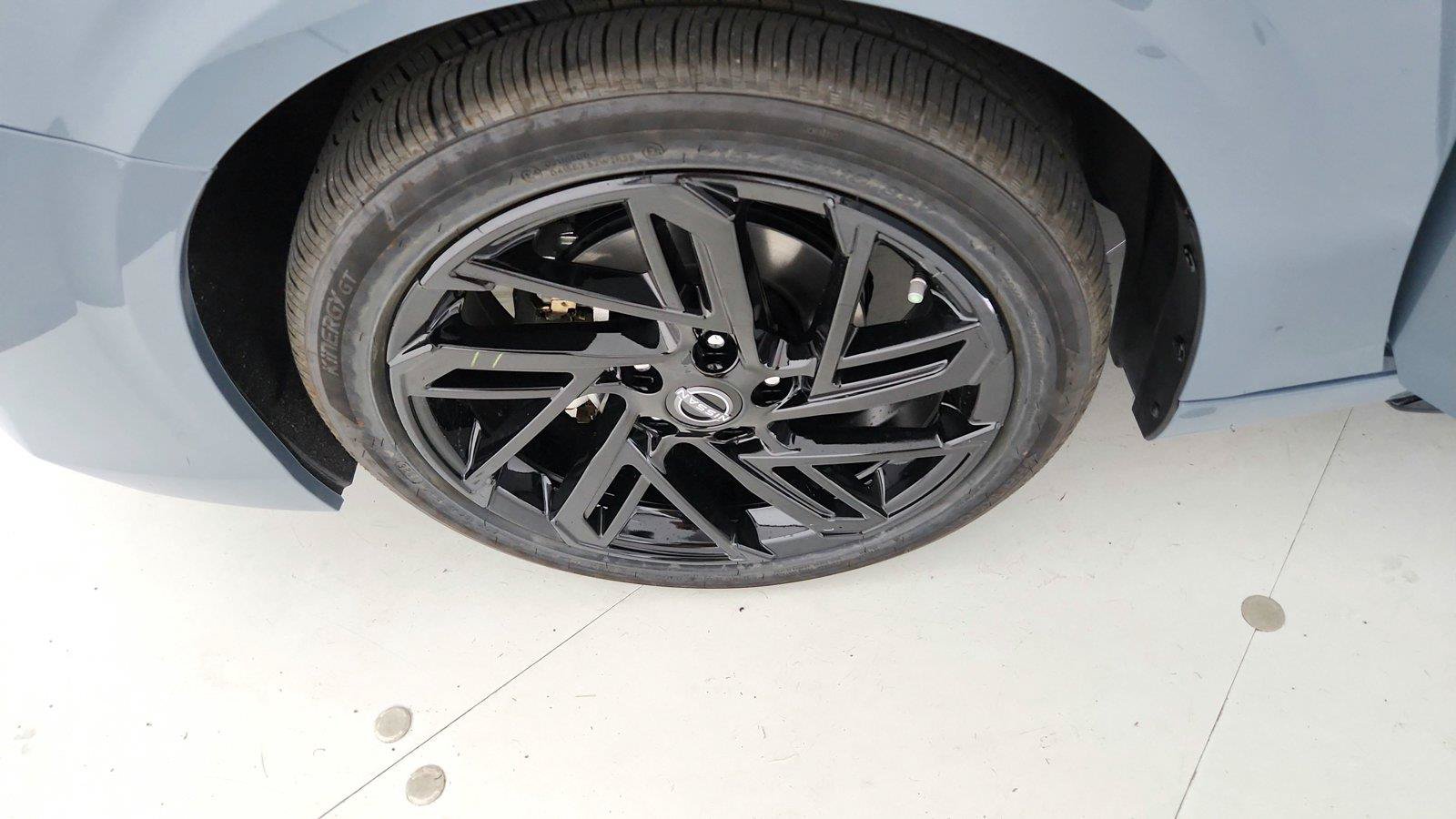 New 2027 Nissan Sentra SR w/ SR Premium Package FWD image 37