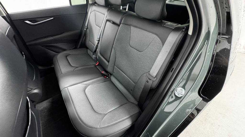 New 2026 Kia Niro SX Touring FWD image 12