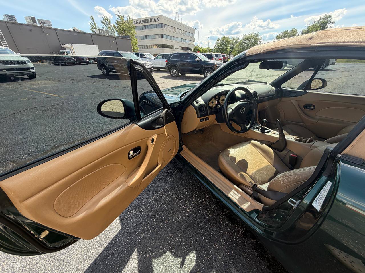 Used 2001 MAZDA MX-5 Miata RWD image 8