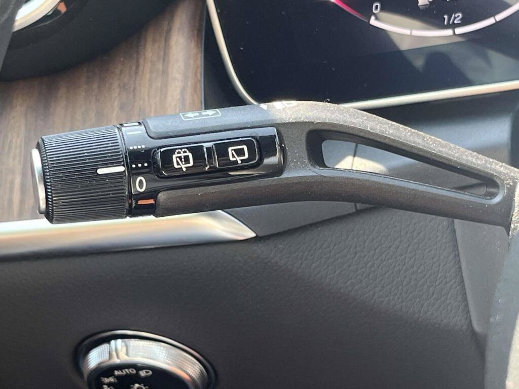 Certified 2023 Mercedes-Benz GLC 300 4MATIC image 38