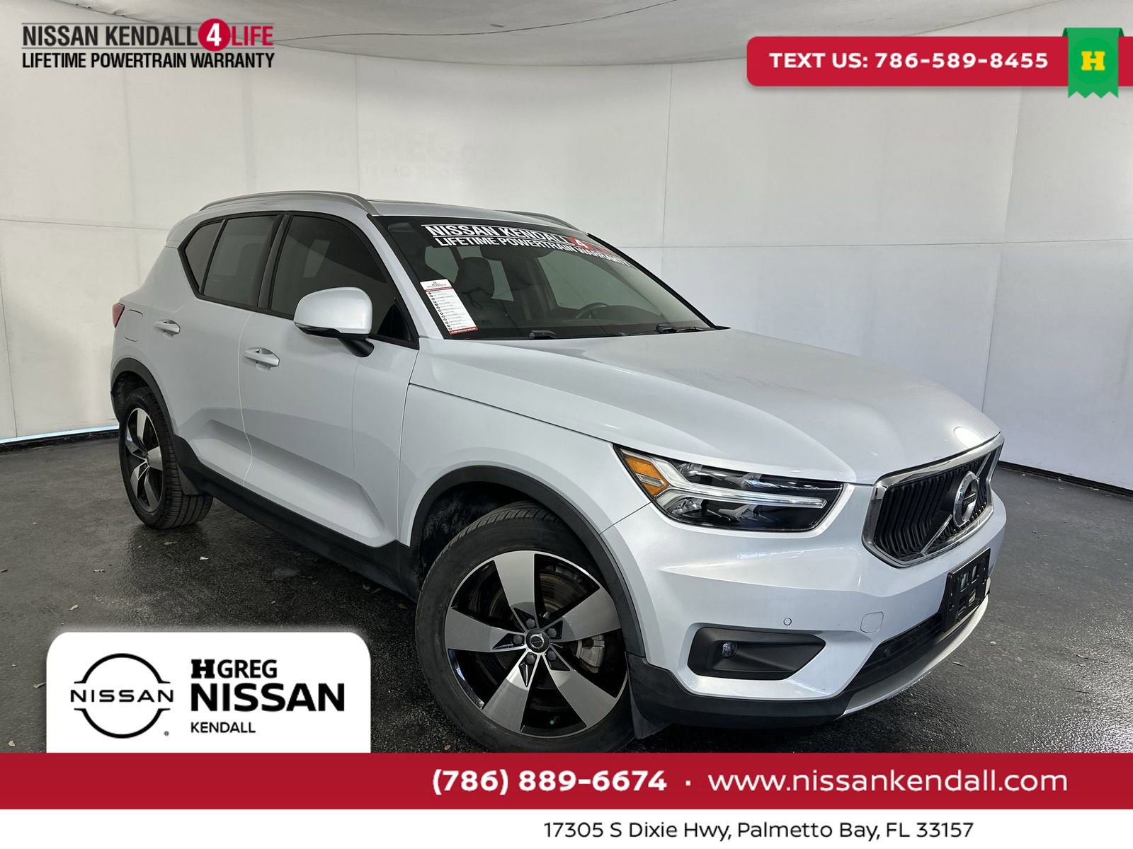 Used 2021 Volvo XC40 T4 Momentum w/ Protection Package Premier image 1
