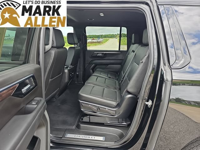 Used 2025 Chevrolet Suburban Z71 AWD/4WD image 25