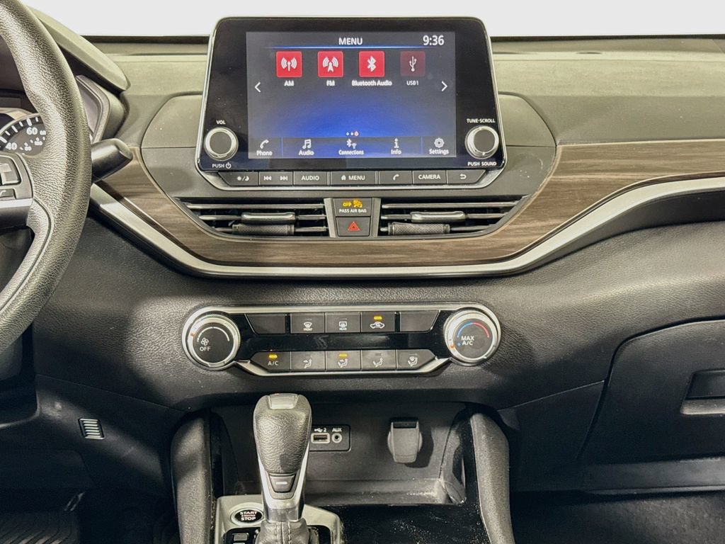 Used 2024 Nissan Altima 2.5 SV FWD image 24