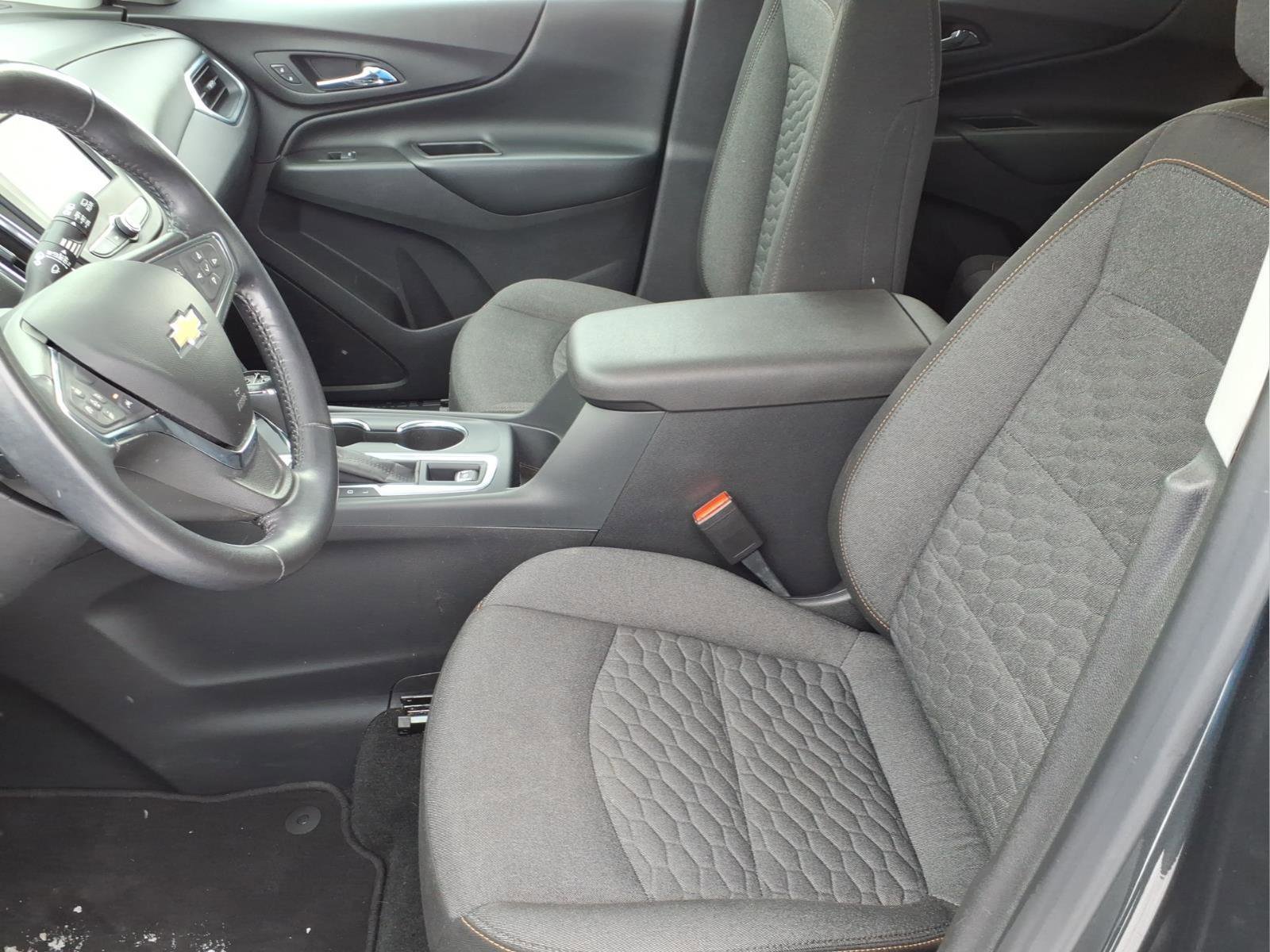 Used 2020 Chevrolet Equinox LT w/ Driver Convenience Package image 9