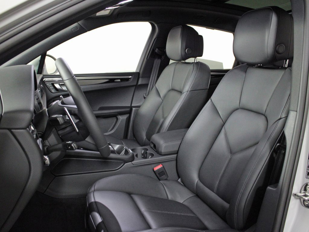 Used 2026 Porsche Macan image 5