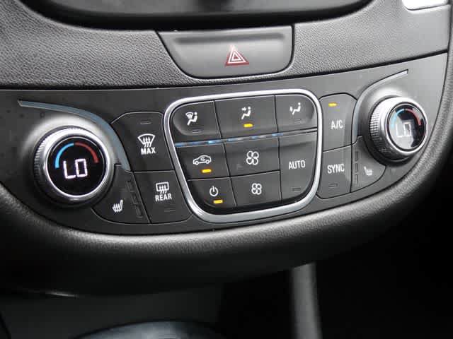 Used 2019 Chevrolet Malibu LT w/ Leather Package FWD image 25