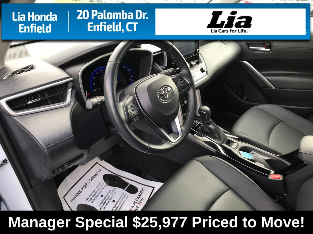 Used 2022 Toyota Corolla Cross XLE image 18