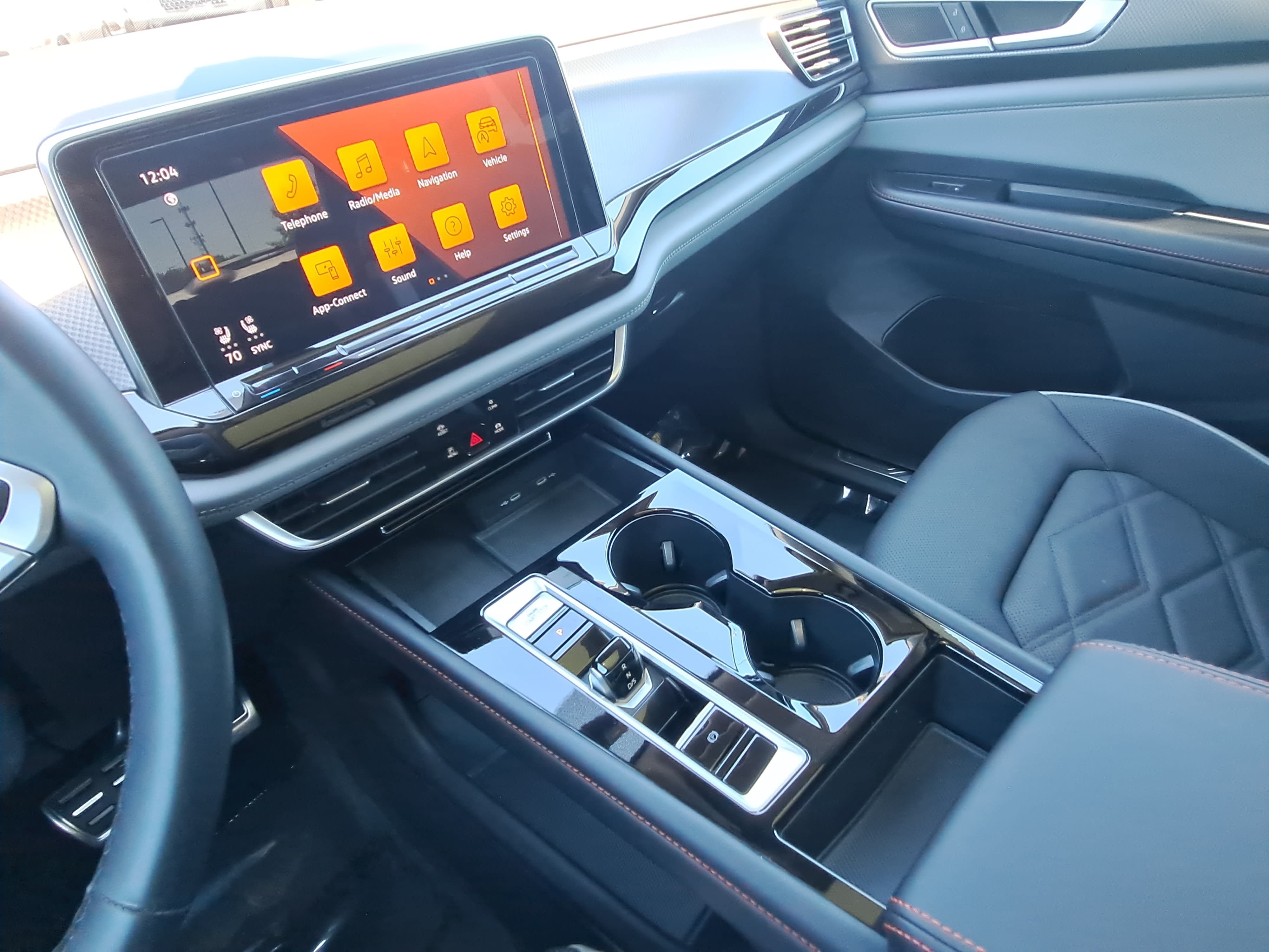 Used 2024 Volkswagen Atlas Peak Edition SEL AWD/4WD image 26