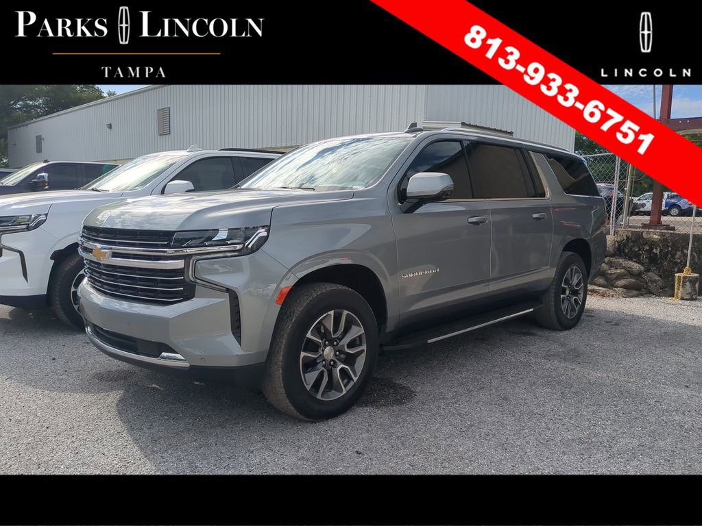 Used 2024 Chevrolet Suburban LT w/ Luxury Package RWD image 5