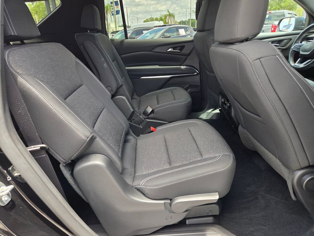 Used 2025 Chevrolet Traverse LT w/ Midnight/Sport Edition FWD image 15