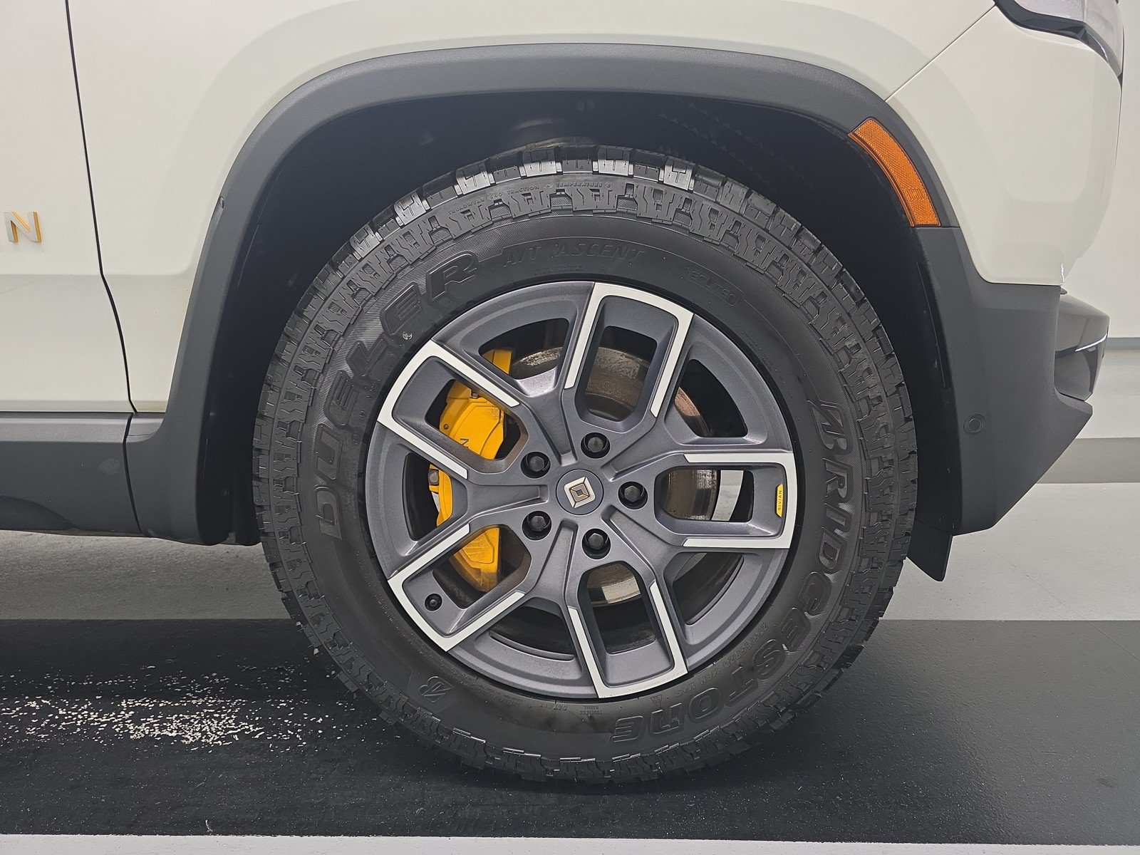 Used 2023 Rivian R1T Adventure AWD/4WD image 11