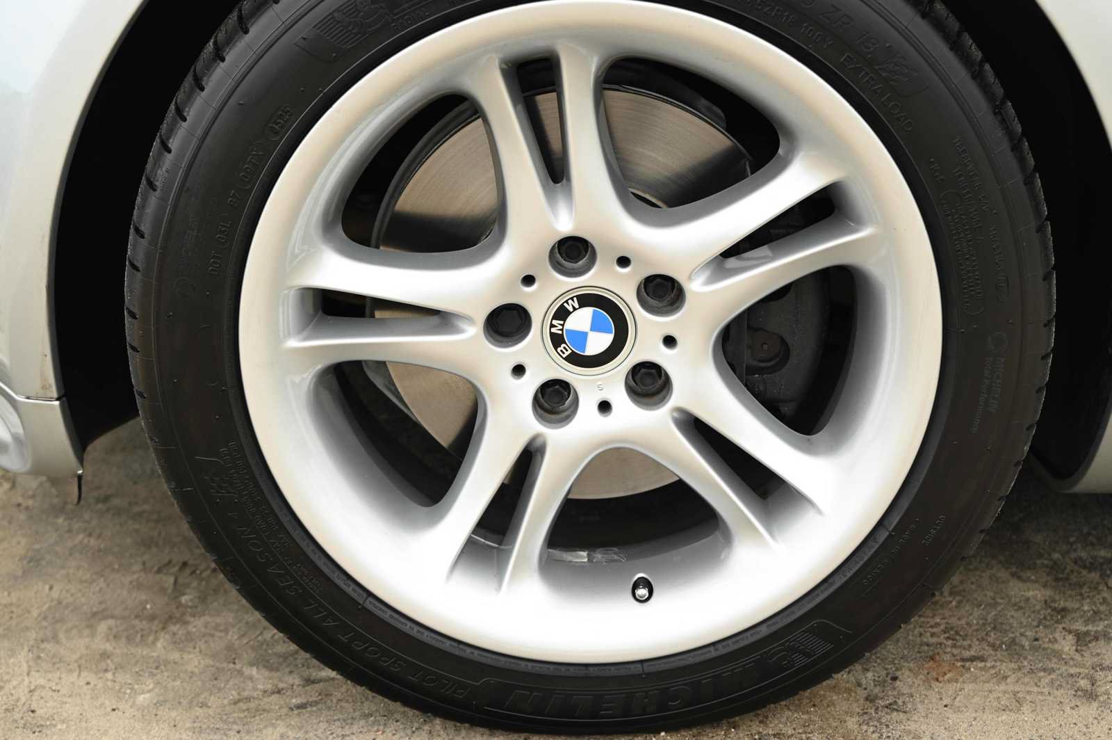 Used 2003 BMW Z8 RWD image 9