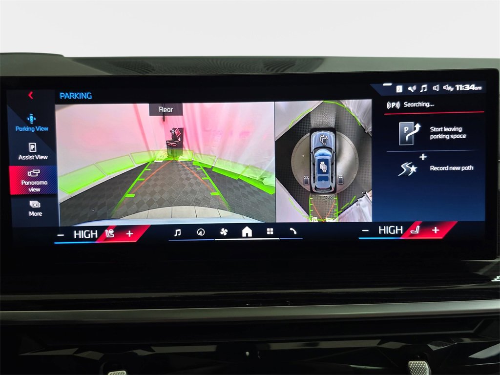 Used 2025 BMW X7 M60i w/ Executive Package image 24