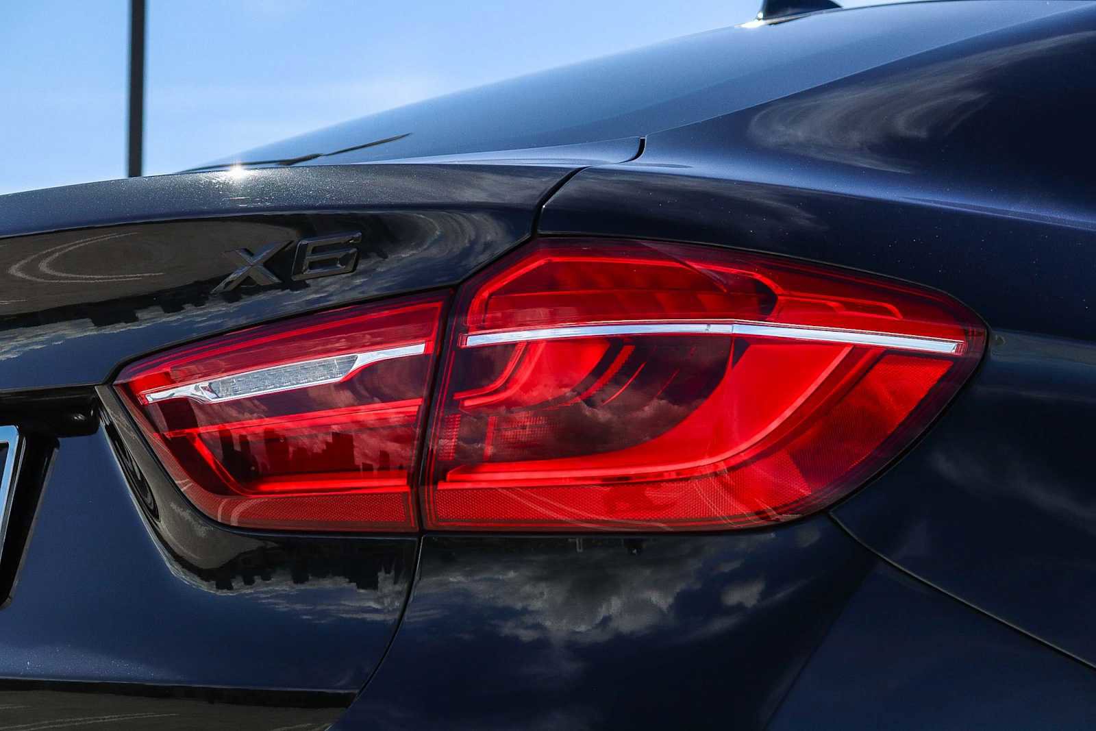 Used 2019 BMW X6 xDrive35i w/ M Sport Package AWD/4WD image 10