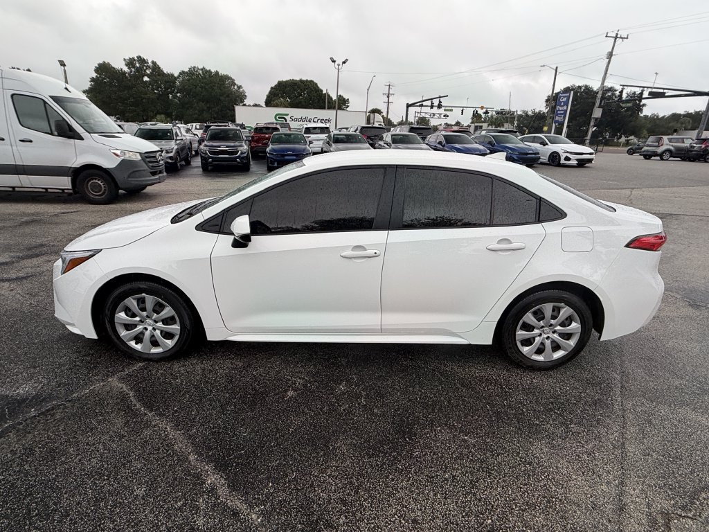 Used 2025 Toyota Corolla LE FWD image 7