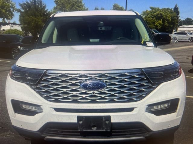 Used 2021 Ford Explorer Platinum w/ Equipment Group 601A AWD/4WD image 2