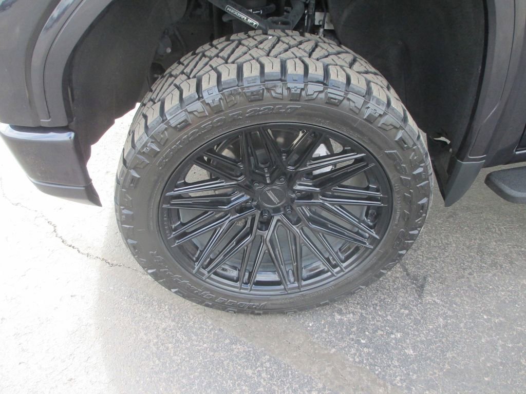 Used 2024 GMC Sierra 1500 AT4 w/ Technology Package image 15