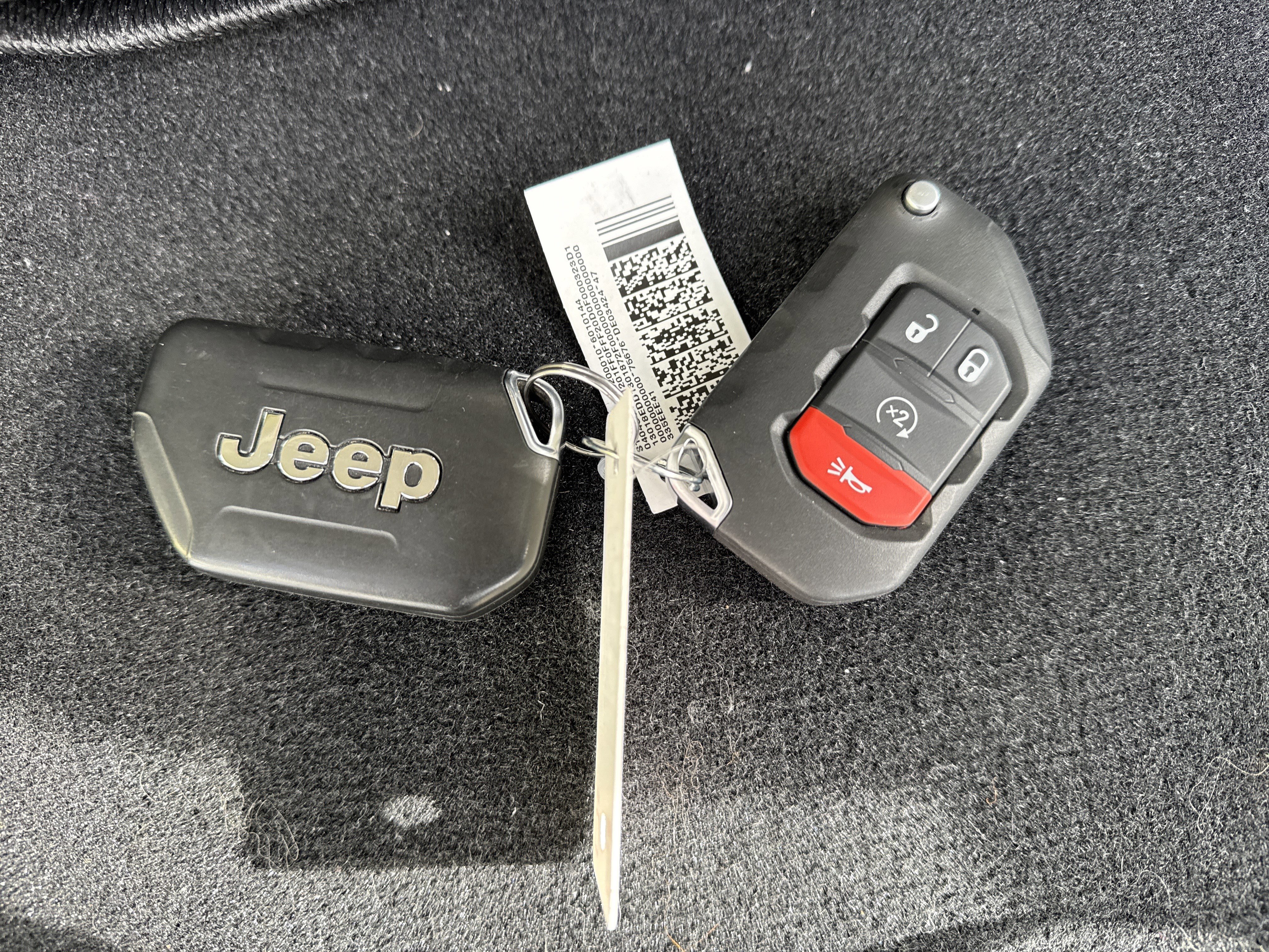 Used 2024 Jeep Wrangler Unlimited Rubicon w/ Technology Group image 29